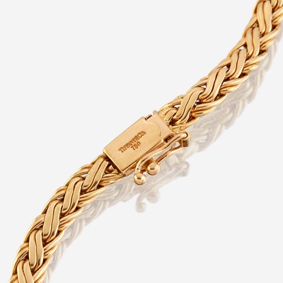 Lot 96 - An eighteen karat gold necklace, Tiffany & Co.