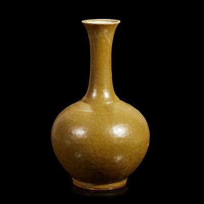 Lot 72 - A Chinese tea dust-glazed vase
