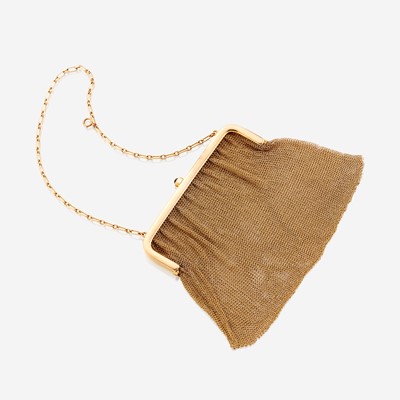 Lot 13 - A fourteen karat gold mesh purse