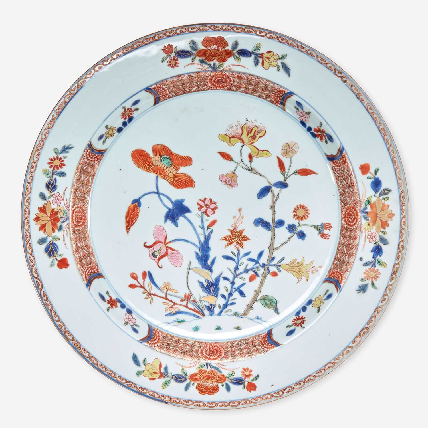Lot 16 - An unusual Chinese export porcelain "rose-verte" floral-decorated charger 五彩出口瓷大盘