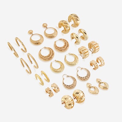 Lot 153 - A collection of fourteen pairs of fourteen karat gold earrings