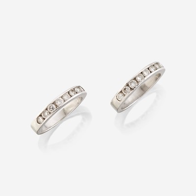 Lot 121 - A pair of platinum and diamond rings