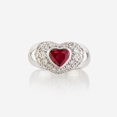 Lot 129 - A ruby, diamond, and eighteen karat gold ring