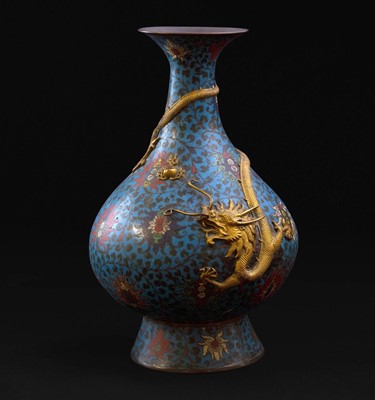 Lot 77 - A large and impressive Chinese gilt-repoussé-embellished cloisonné vase 铜鎏金掐丝珐琅蟠龙瓶