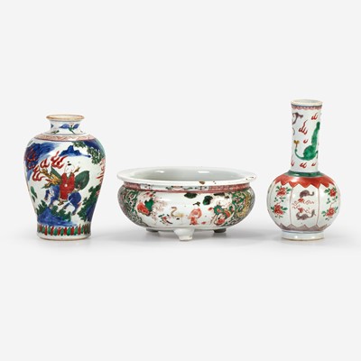 Lot 32 - A Wucai porcelain small vase, a famille verte lobed vase, and an enameled porcelain censer