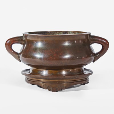 Lot 25 - A Chinese patinated bronze censer and stand 铜香炉及底座