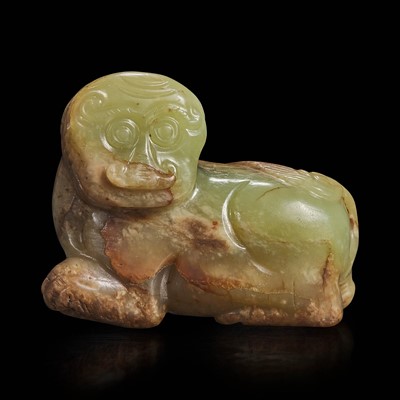 Lot 82 - A Chinese jade carving of a mythological animal 瑞兽玉雕