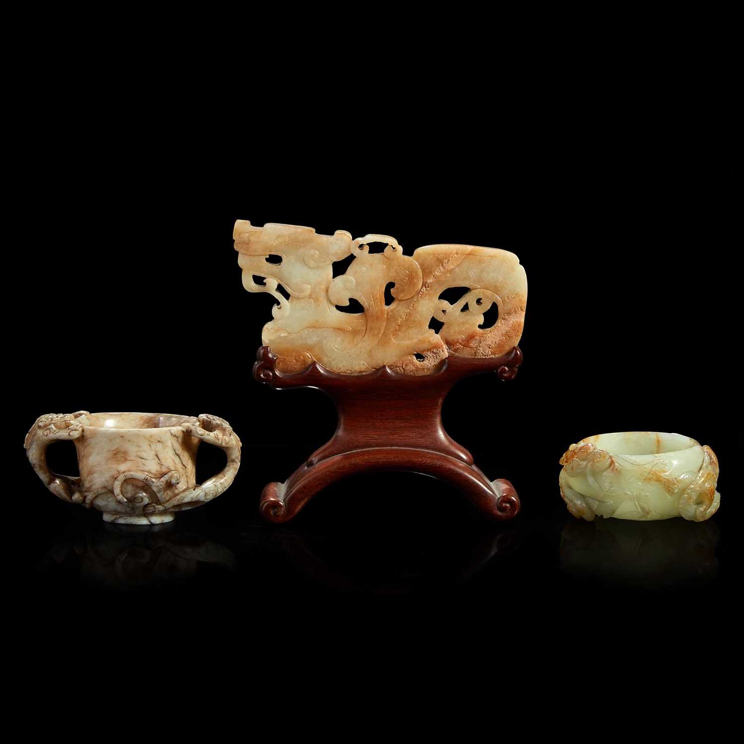Lot 101 - Three Chinese carved jade items