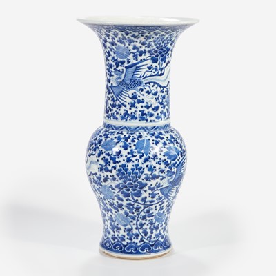Lot 77 - A Chinese blue and white porcelain "phoenix-tail" vase