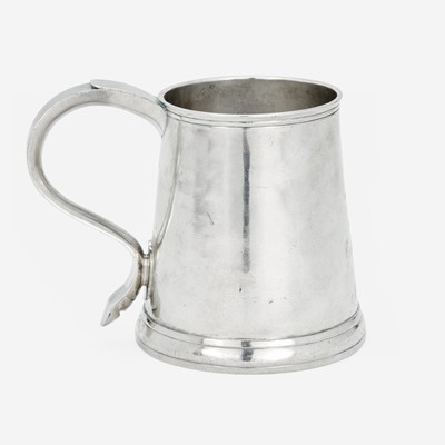 Lot 45 - A silver cann