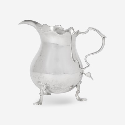 Lot 43 - A silver cream pot