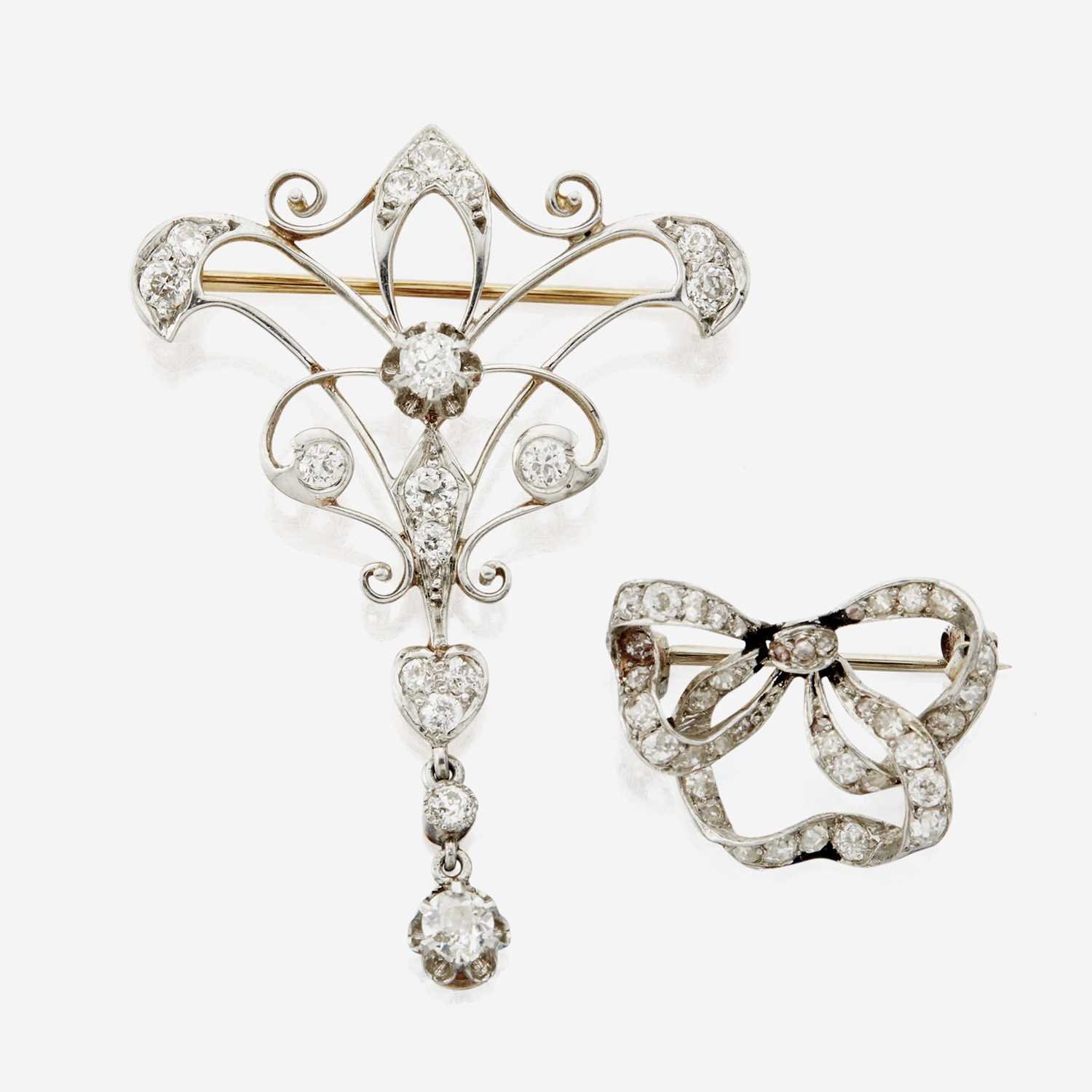 Lot 9 - A collection of two antique diamond brooches