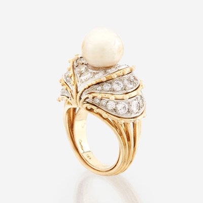 Lot 11 - A cultured pearl, diamond, gold, and platinum ring