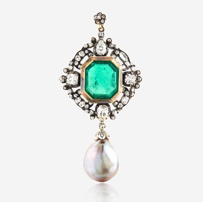 Lot 110 - A Victorian emerald, diamond, pearl, and silver topped gold pendant/brooch