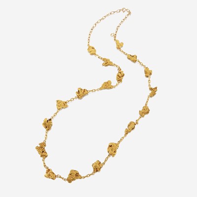 Lot 77 - A high karat gold necklace