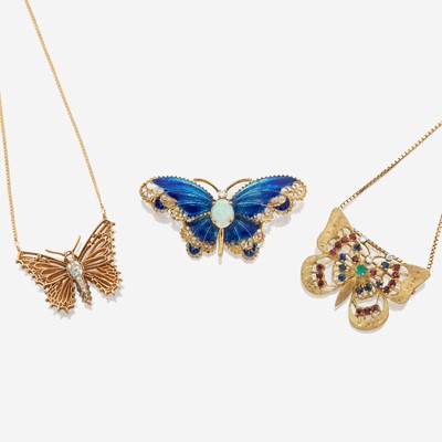 Lot 169 - A collection of three pieces of gold and gem set jewelry