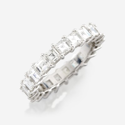 Lot 162 - A diamond and white gold eternity band