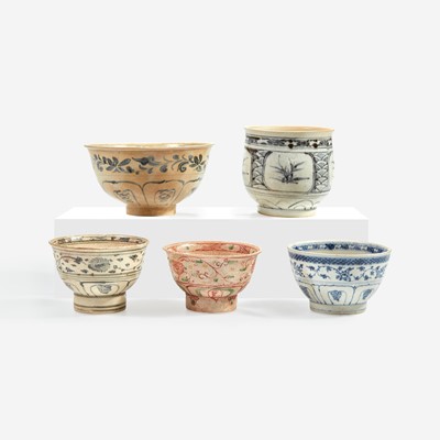 Lot 24 - Group of five Vietnamese bowls and vessels