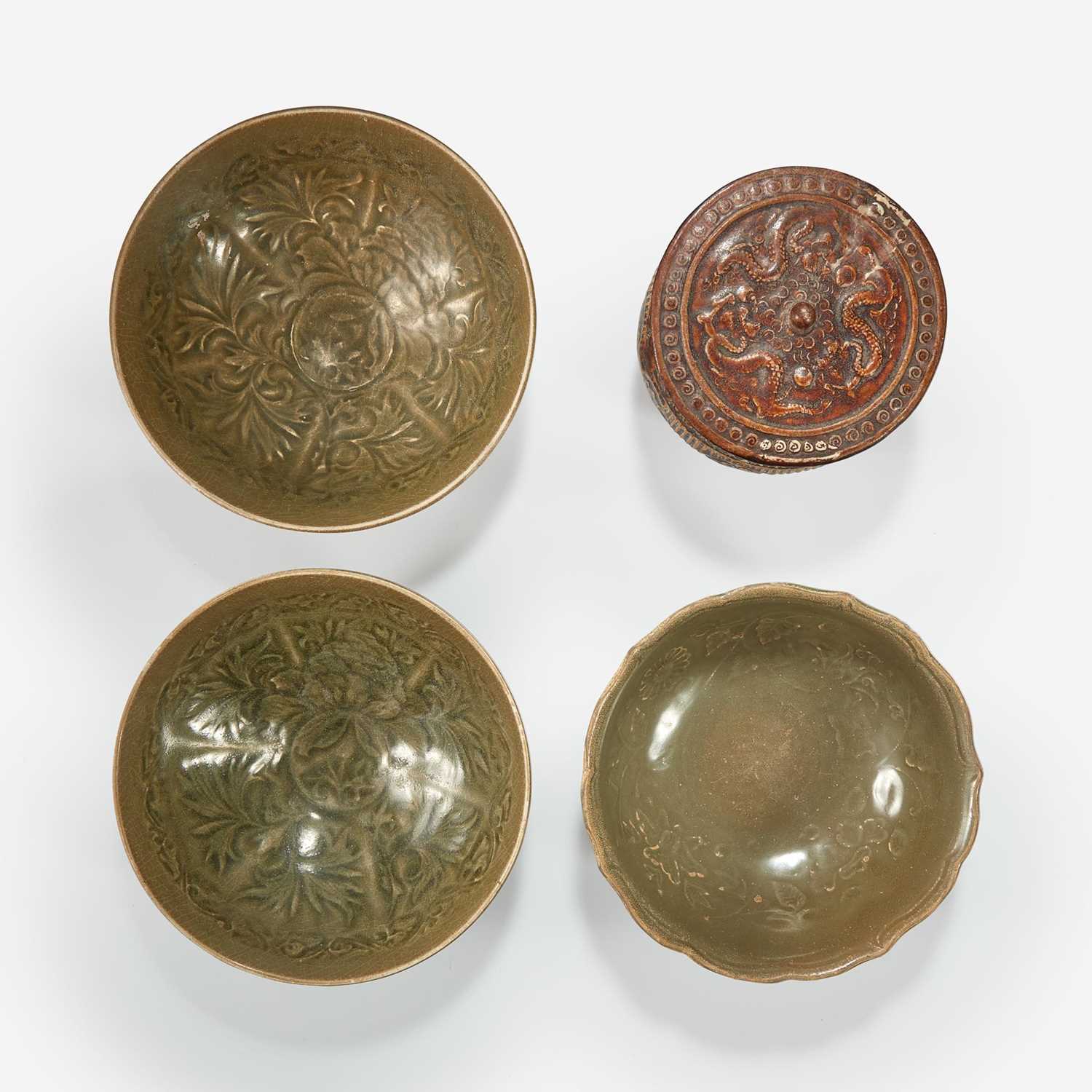 Lot 26 - Group of three Vietnamese molded bowls and a molded box and cover