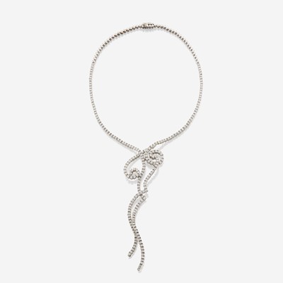 Lot 104 - A diamond and white gold necklace