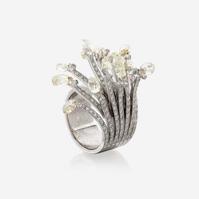 Lot 81 - A white gold diamond ring, Guiseppe Giacomello, Chuang Yu