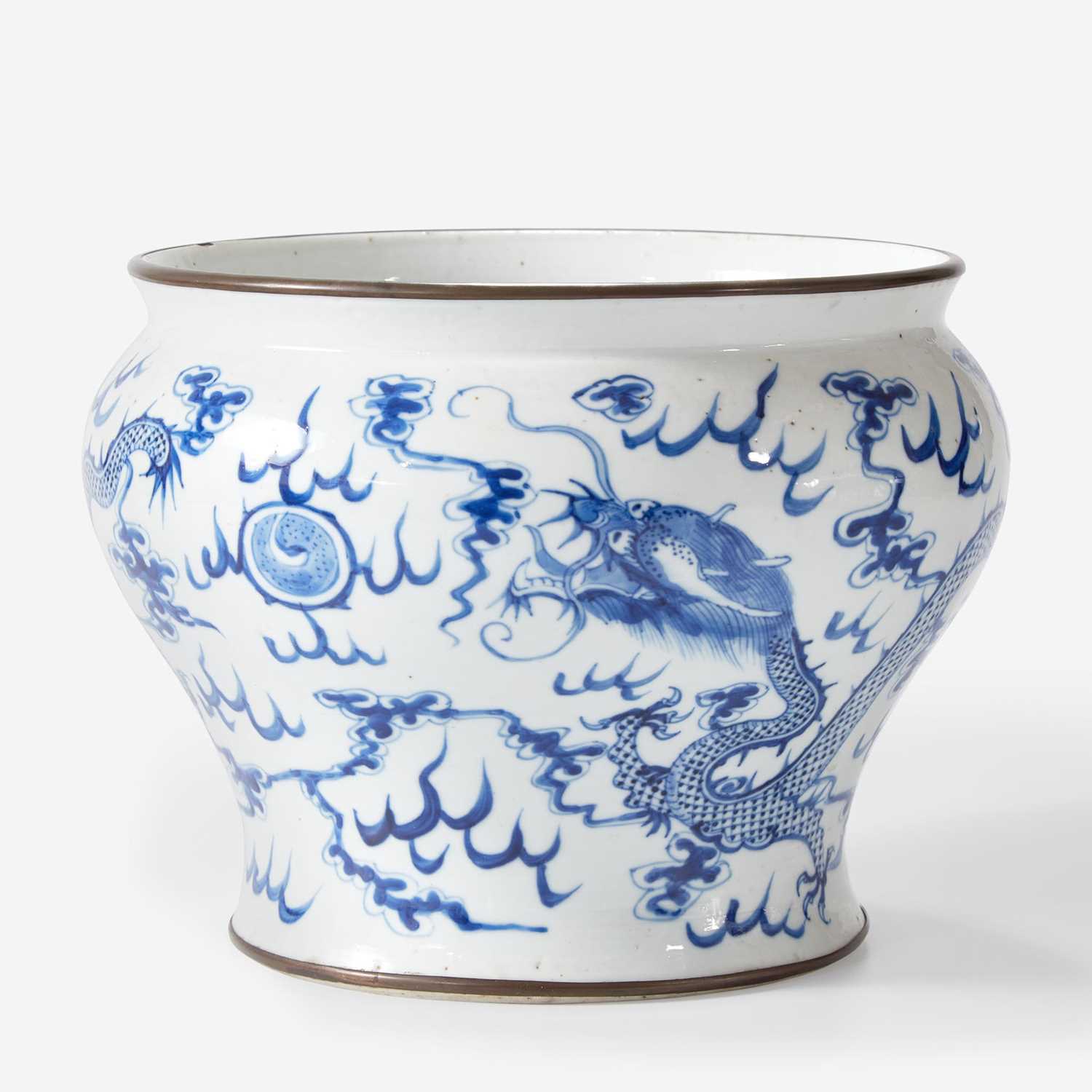 Lot 13 - A Chinese blue and white porcelain "Dragons" jar for the Thai market