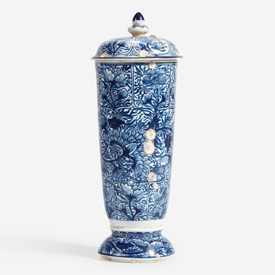 Lot 31 - A Chinese blue and white porcelain beaker vase and cover
