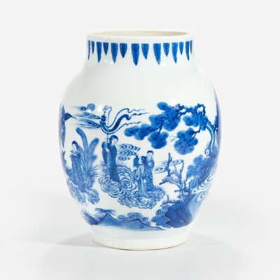Lot 48 - A Chinese finely-decorated blue and white porcelain large jar