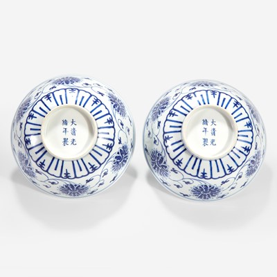 Lot 84 - A  pair of Chinese blue and white porcelain "Lotus" bowls
