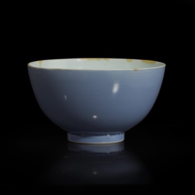 Lot 39 - A Chinese pale blue glazed porcelain bowl 天蓝釉碗
