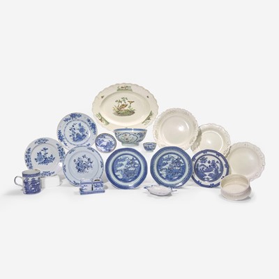 Lot 12 - An assorted collection of seventeen English ceramic and Chinese Export porcelain tablewares