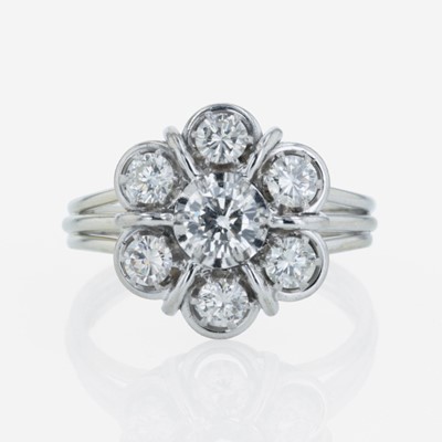Lot 67 - A 14K white gold and diamond ring