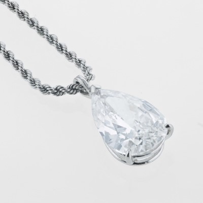Lot 87 - A diamond and platinum solitaire necklace