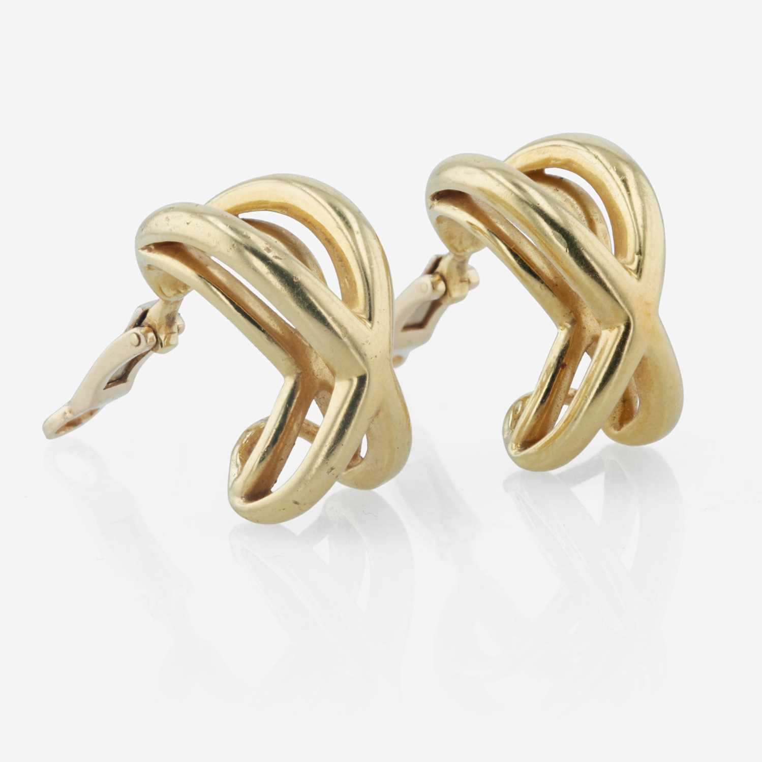 Lot 42 - A pair of 18K yellow gold ear clips, Tiffany & Co.