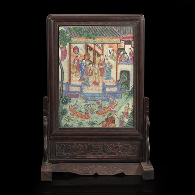 Lot 94 - A Chinese famille-rose decorated porcelain table screen and carved wood stand 粉彩砚屏及木座