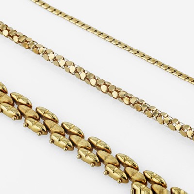 Lot 29 - A group of gold necklaces