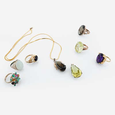 Lot 101 - A collection of gemstone rings and pendants