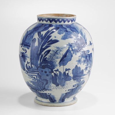 Lot 25 - A Chinese blue and white porcelain ovoid jar 青花橄榄尊