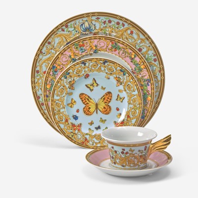 Lot 108 - A porcelain dinner service for fifteen in "Ikarus - Le Jardin de Versace" pattern
