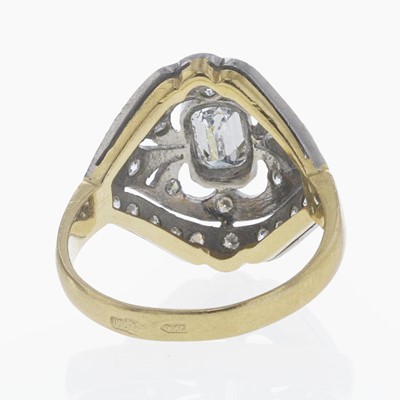 Lot 217 - An 18K Gold and Diamond Russian Ring