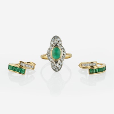 Lot 280 - A Set of Emerald and Diamond Earrings and Ring