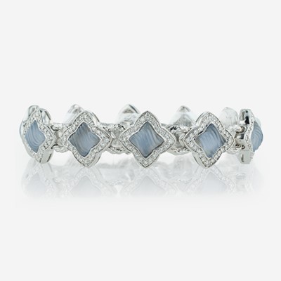 Lot 17 - A David Yurman Quatrefoil Diamond and Chalcedony Bracelet
