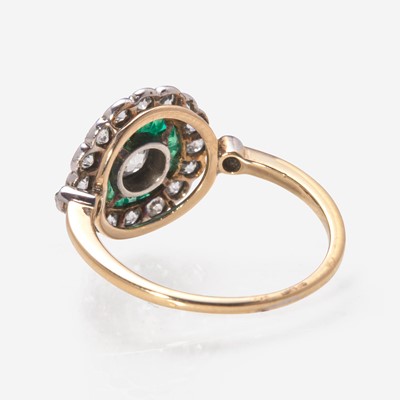 Lot 21 - An Art Deco Gold, Diamond, and Emerald Ring