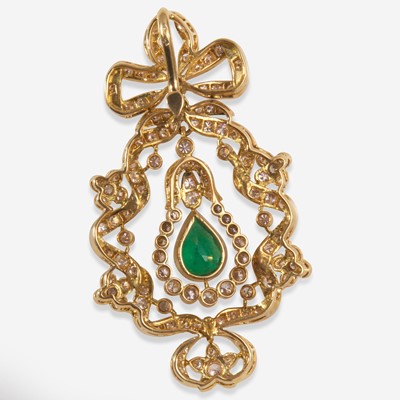 Lot 93 - An 18K Yellow Gold, Emerald, and Diamond Pendant