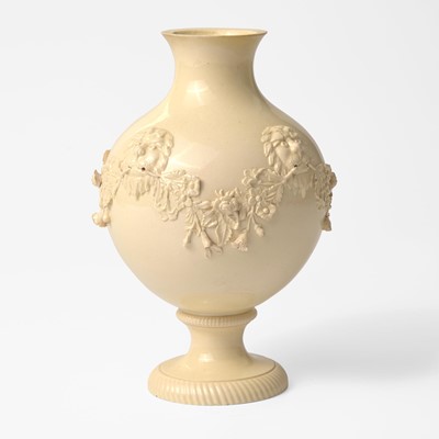 Lot 1 - A Josiah Wedgwood (Attributed) Queensware Vase