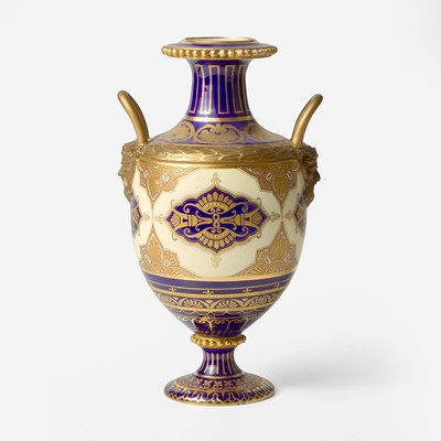 Lot 139 - A Wedgwood Aesthetic Period Bone China Handled Vase