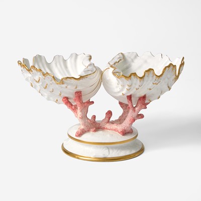 Lot 127 - A Wedgwood Bone China Shell-Form Table Ornament