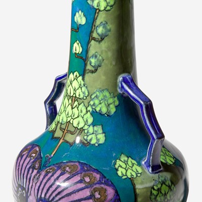 Lot 152 - A Wedgwood Lindsay Ware Vase