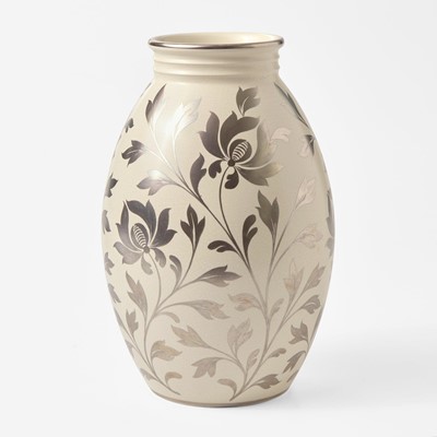 Lot 196 - A Wedgwood Keith Murray (1892-1981) Designed Vase with Millicent Taplin (1902-1980) Decoration