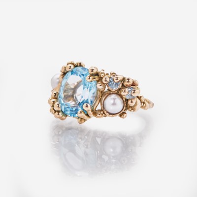 Lot 96 - A 14K Vintage Blue Topaz and Pearl Ring